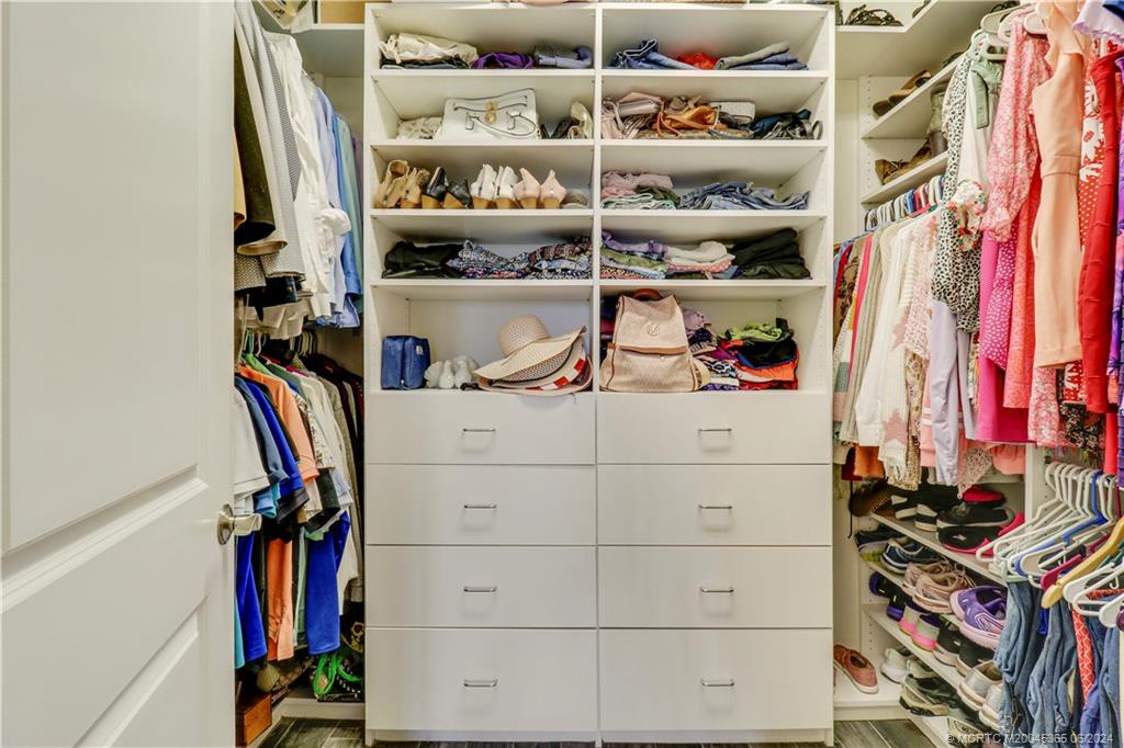 775 SE Villandry Way