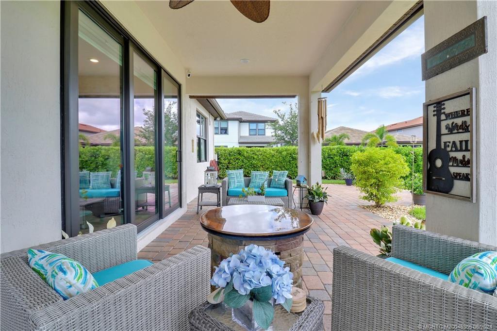 775 SE Villandry Way