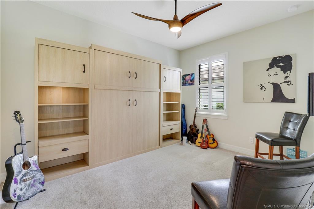 775 SE Villandry Way