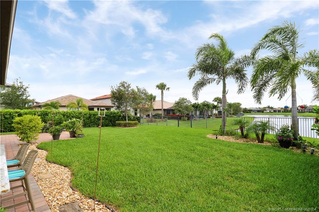 775 SE Villandry Way