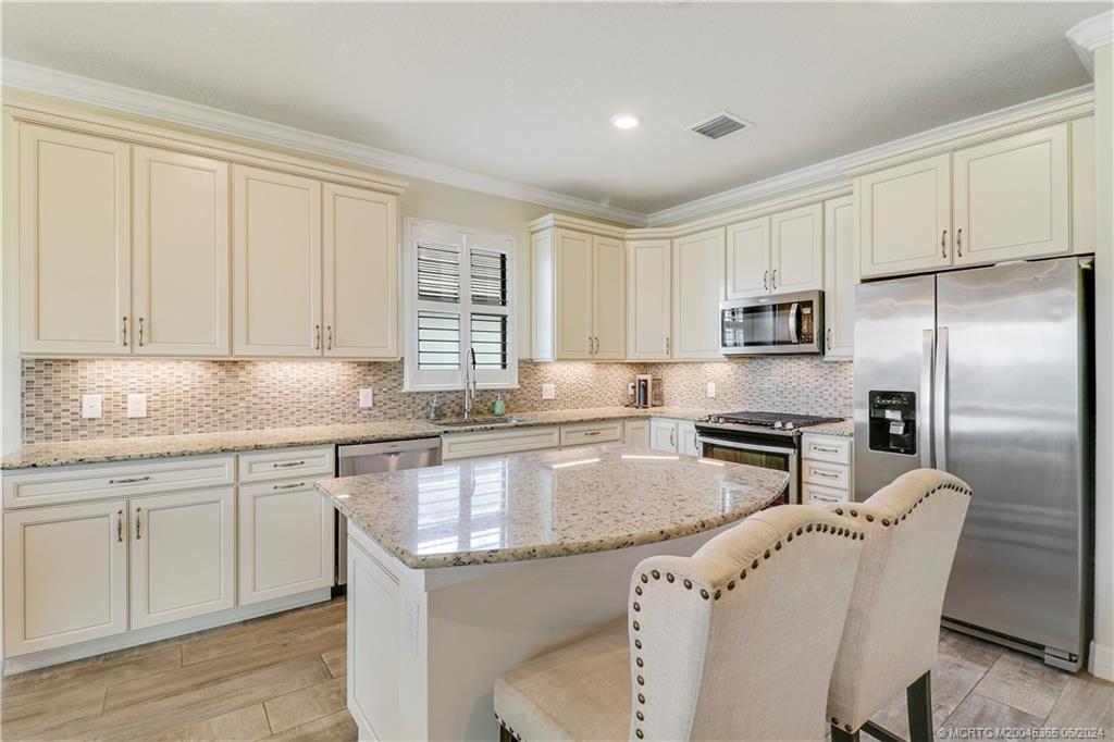 775 SE Villandry Way