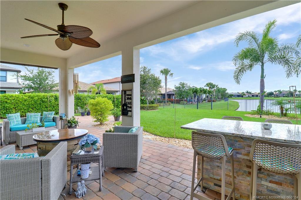 775 SE Villandry Way