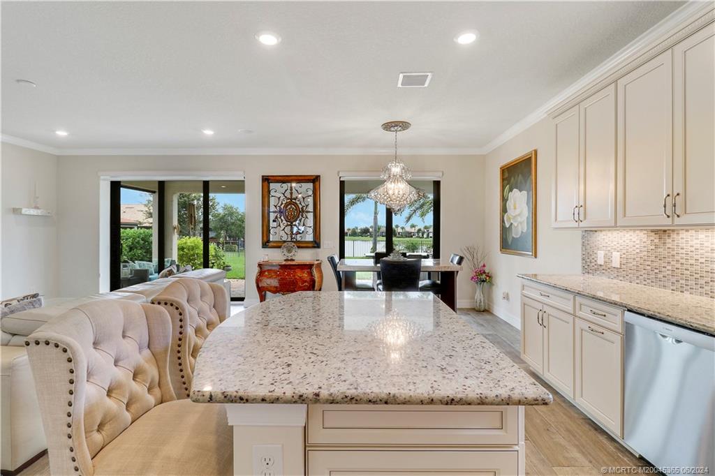 775 SE Villandry Way