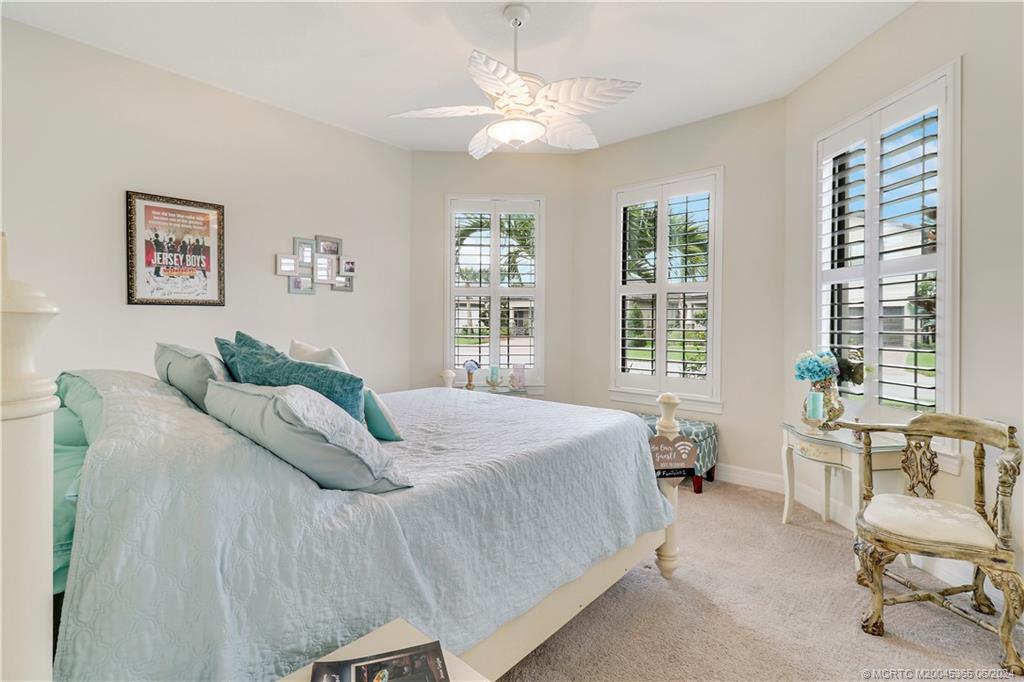 775 SE Villandry Way