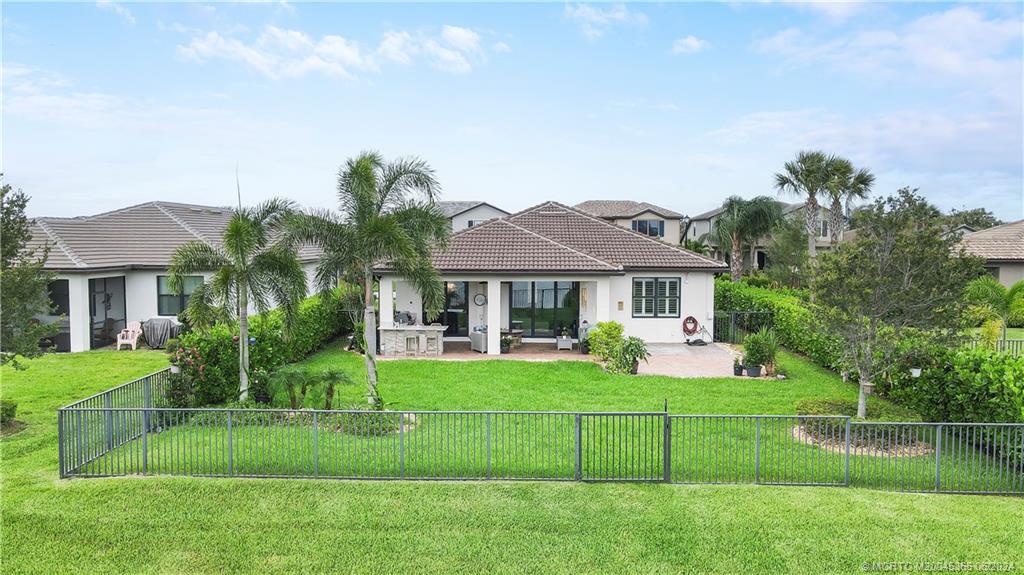 775 SE Villandry Way