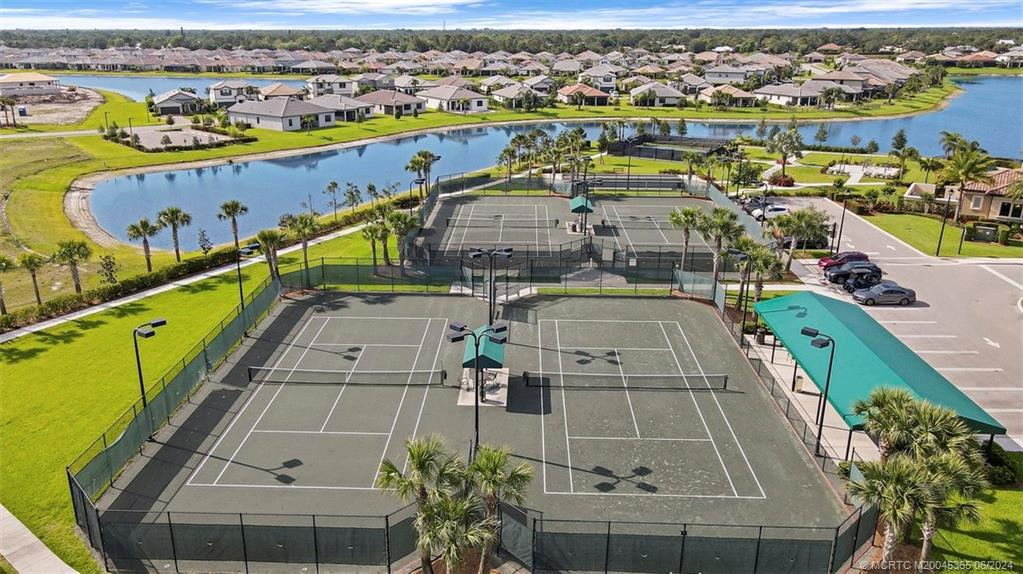 775 SE Villandry Way