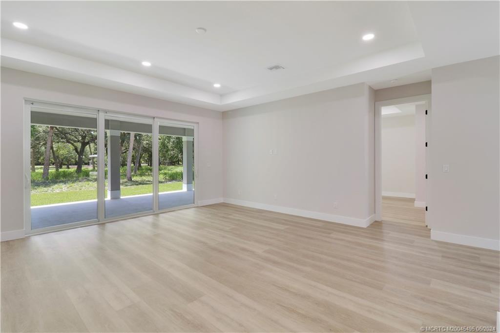 1133 NE Orange Avenue