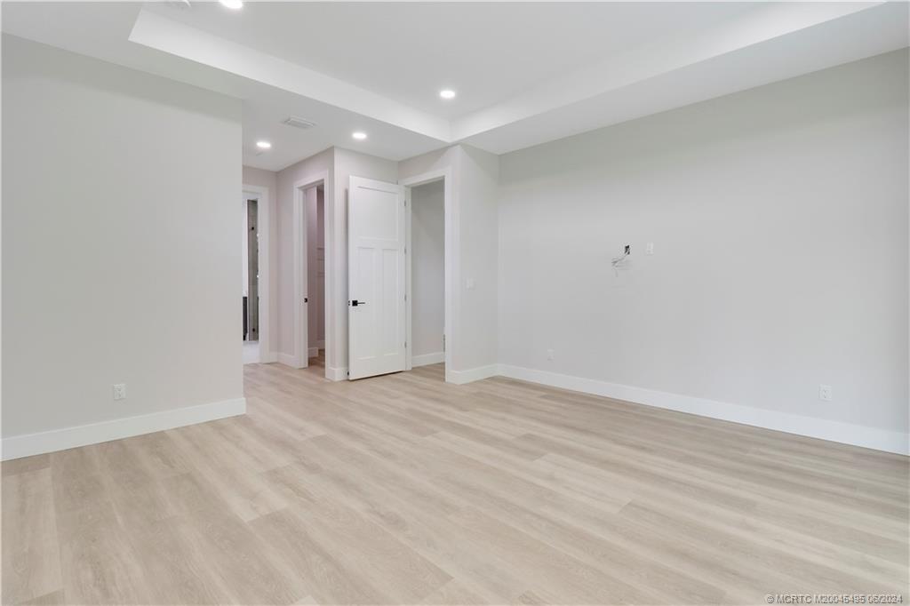 1133 NE Orange Avenue