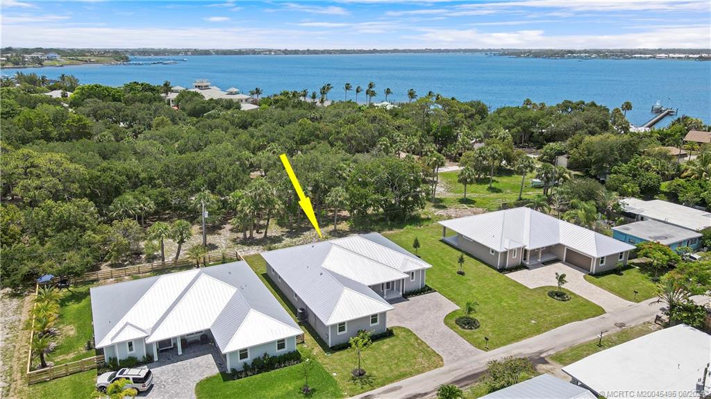 1133 NE Orange Avenue