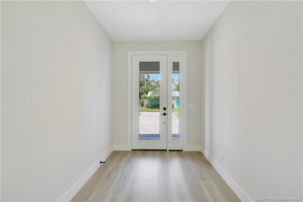 1133 NE Orange Avenue