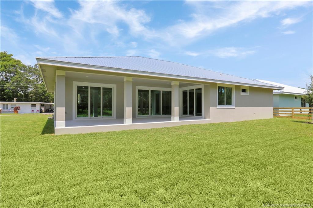 1133 NE Orange Avenue