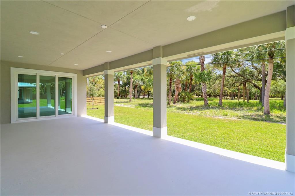 1133 NE Orange Avenue