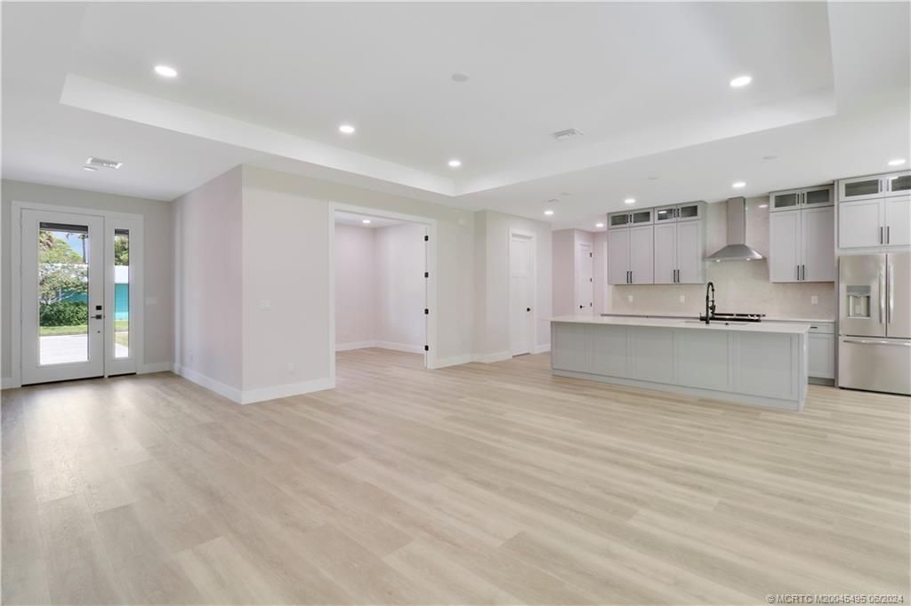 1133 NE Orange Avenue