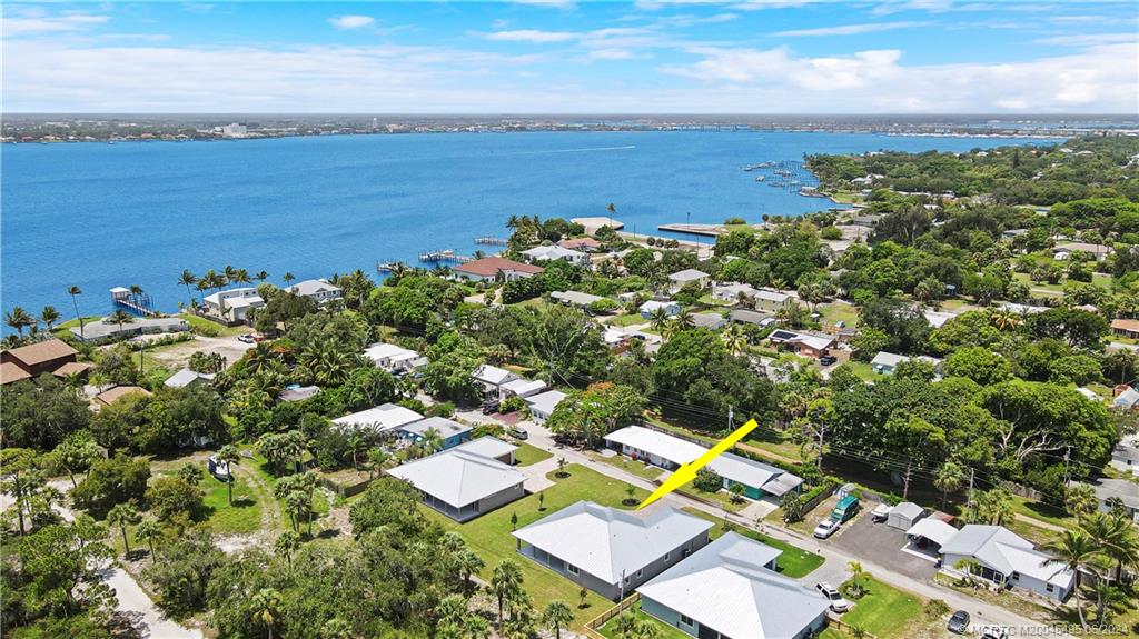 1133 NE Orange Avenue