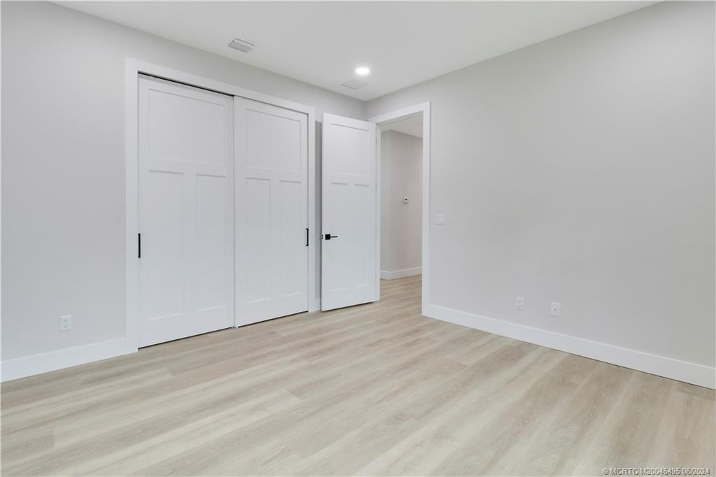 1133 NE Orange Avenue