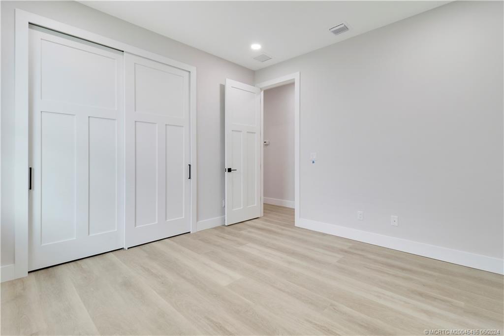 1133 NE Orange Avenue