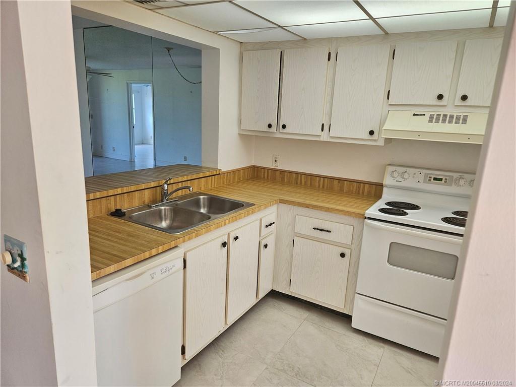 7370 S Ocean Drive 114