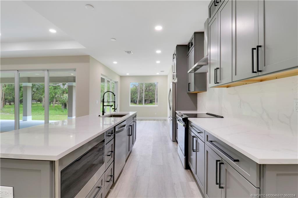 1113 NE Orange Avenue