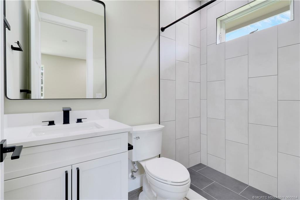 1113 NE Orange Avenue