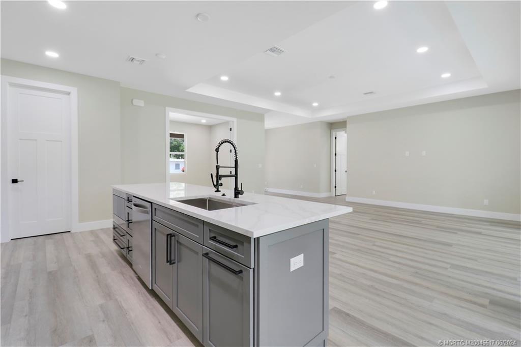 1113 NE Orange Avenue