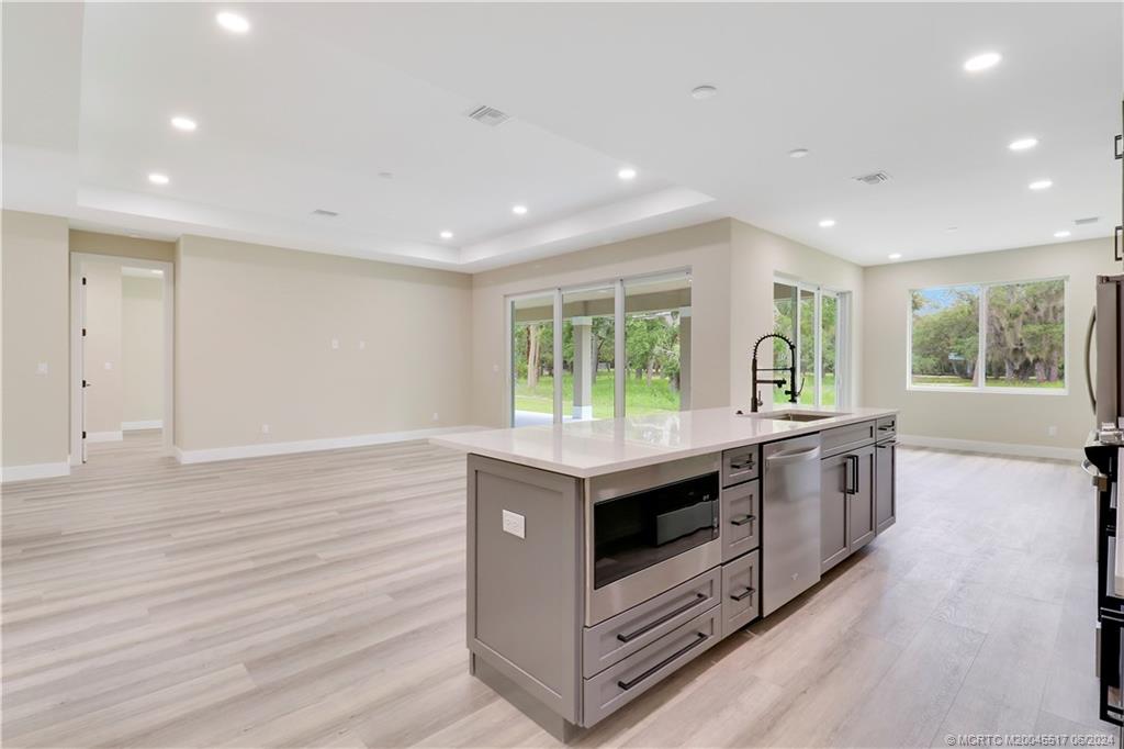 1113 NE Orange Avenue