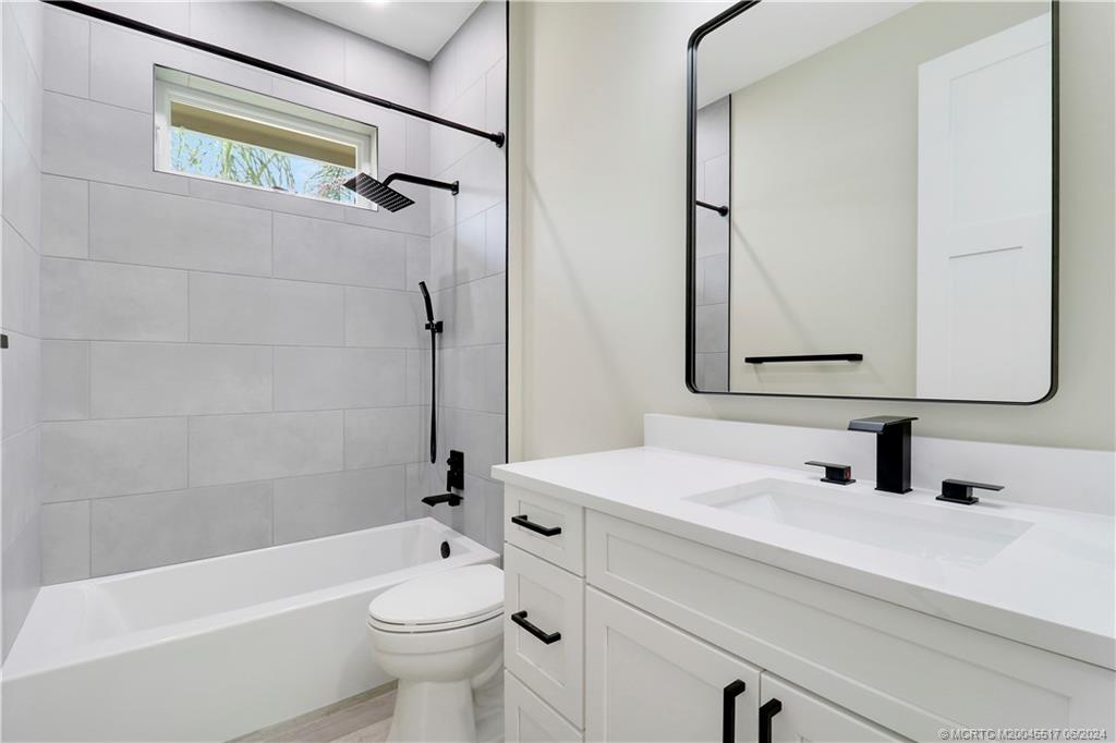 1113 NE Orange Avenue