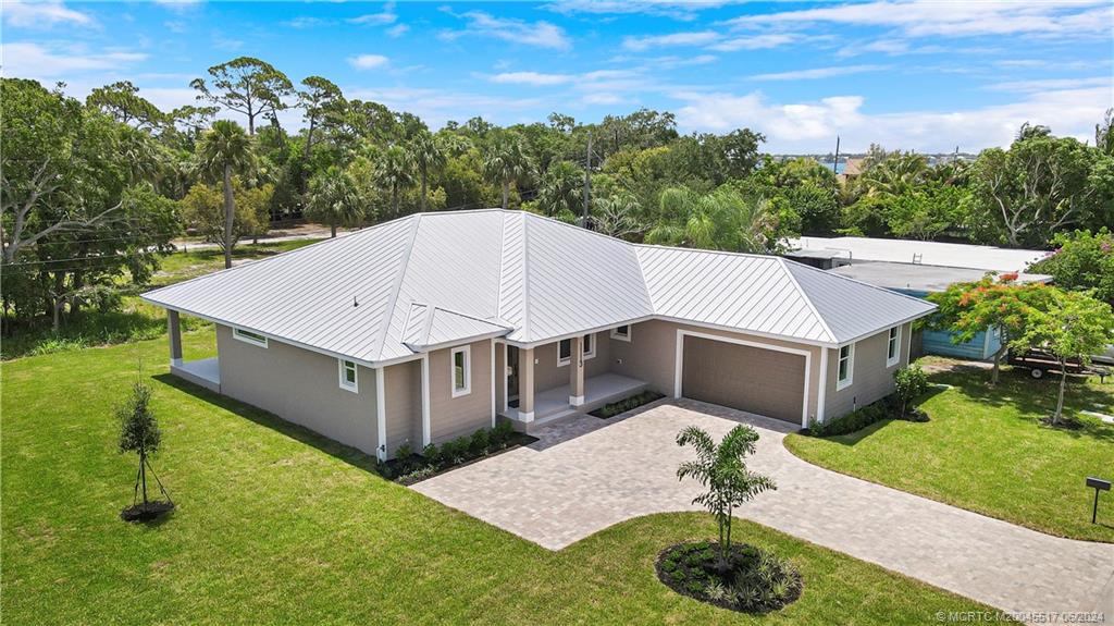 1113 NE Orange Avenue