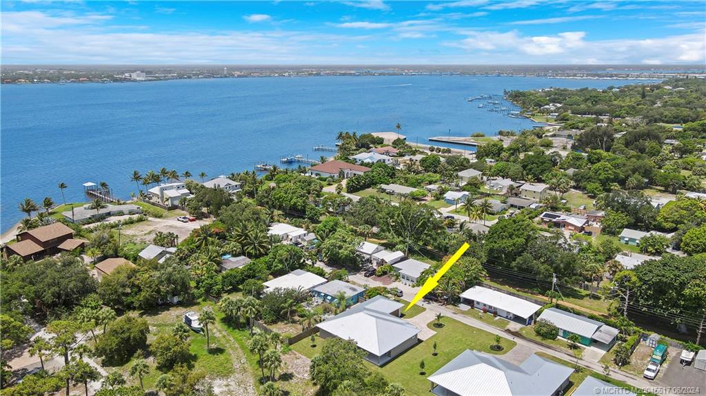 1113 NE Orange Avenue