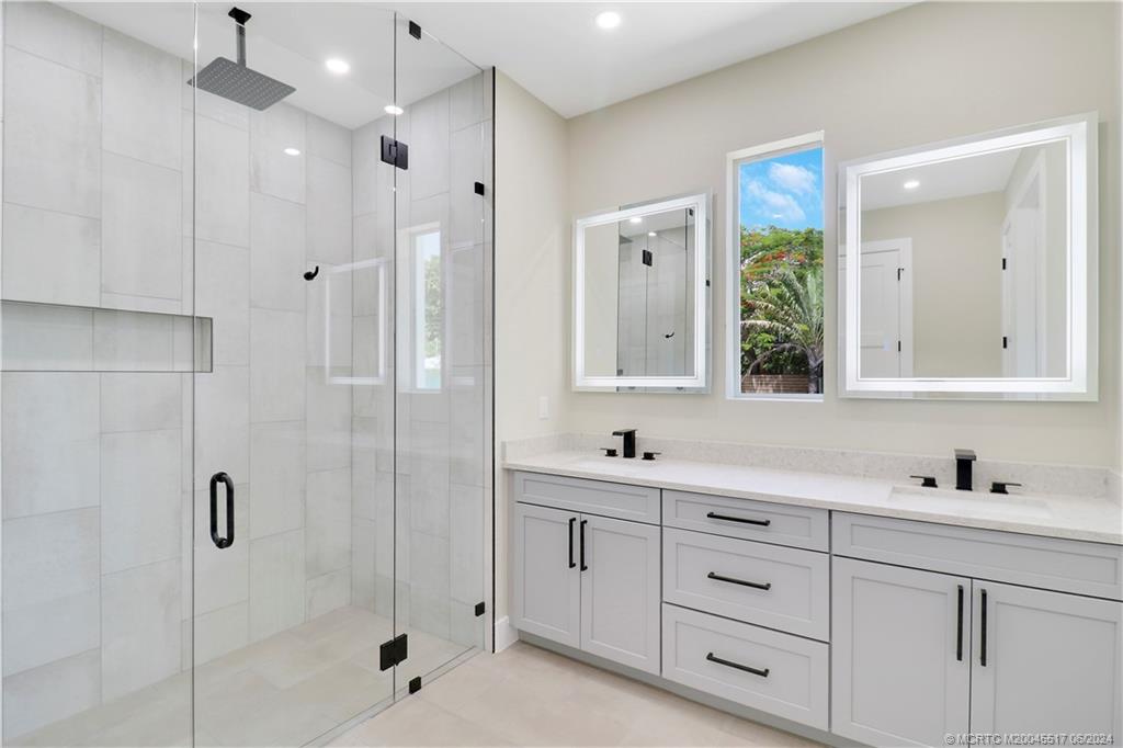 1113 NE Orange Avenue