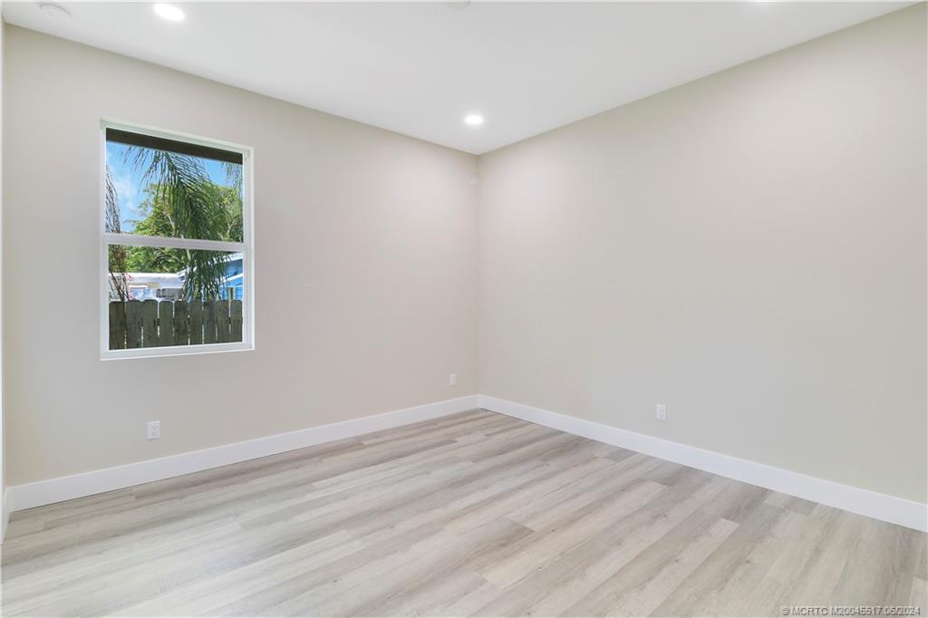 1113 NE Orange Avenue