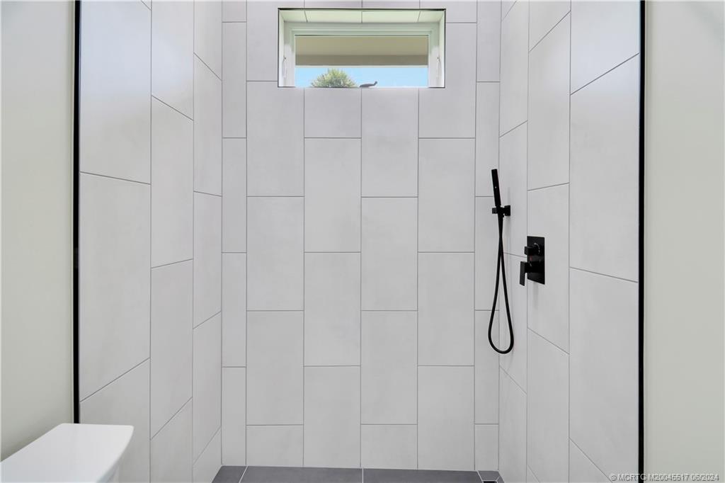 1113 NE Orange Avenue