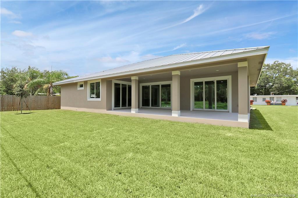 1113 NE Orange Avenue