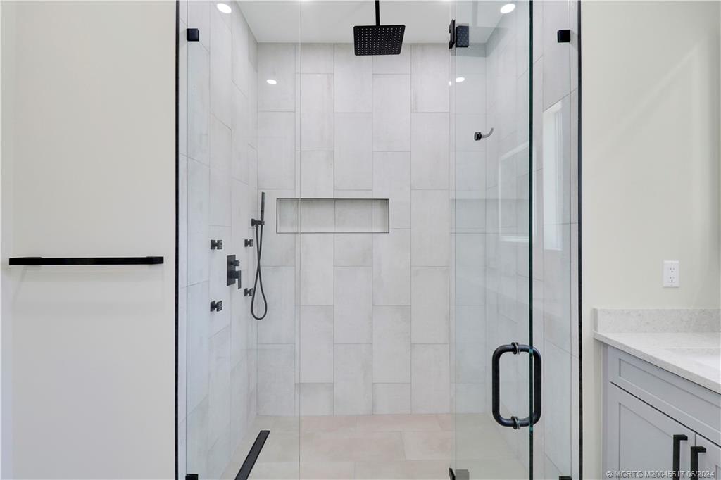 1113 NE Orange Avenue