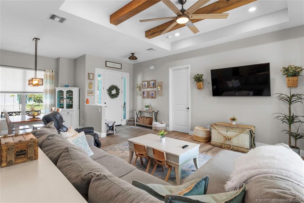 1656 SE Dome Circle