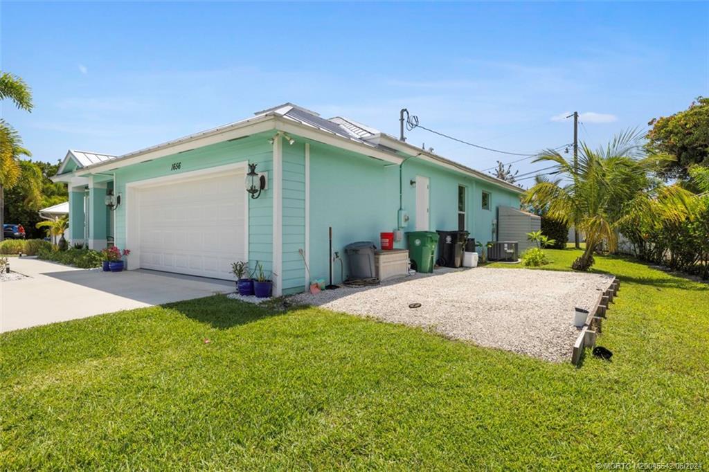 1656 SE Dome Circle