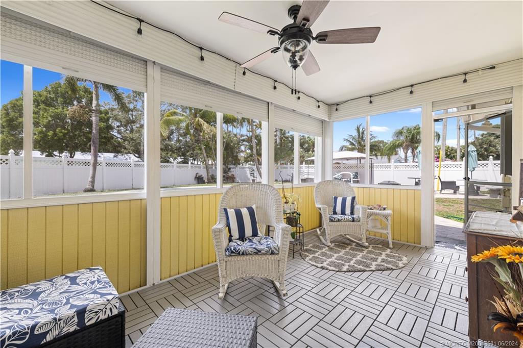 952 SW 37th Terrace