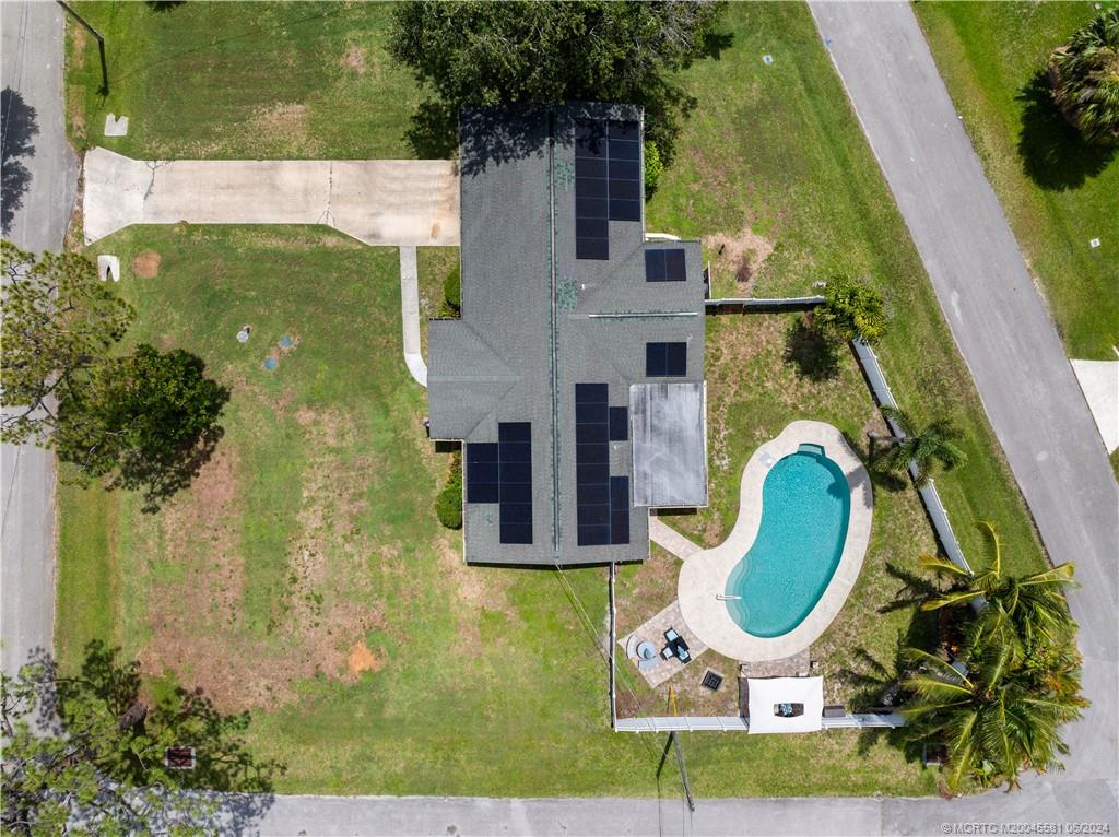 952 SW 37th Terrace