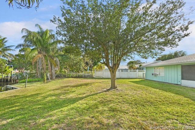 3152 SW Lake Terrace