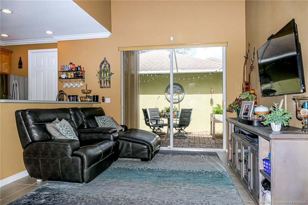 2367 SE Ruskin Drive