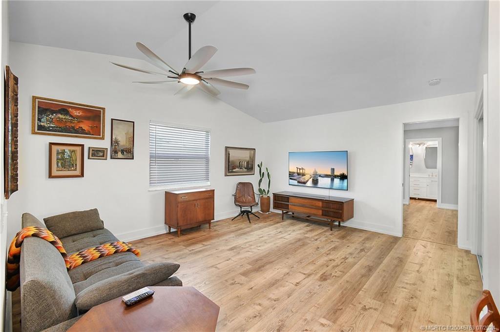 4142 SE Peppertree Street