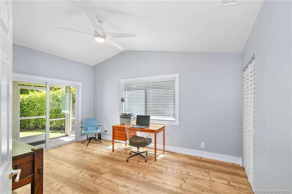 4142 SE Peppertree Street