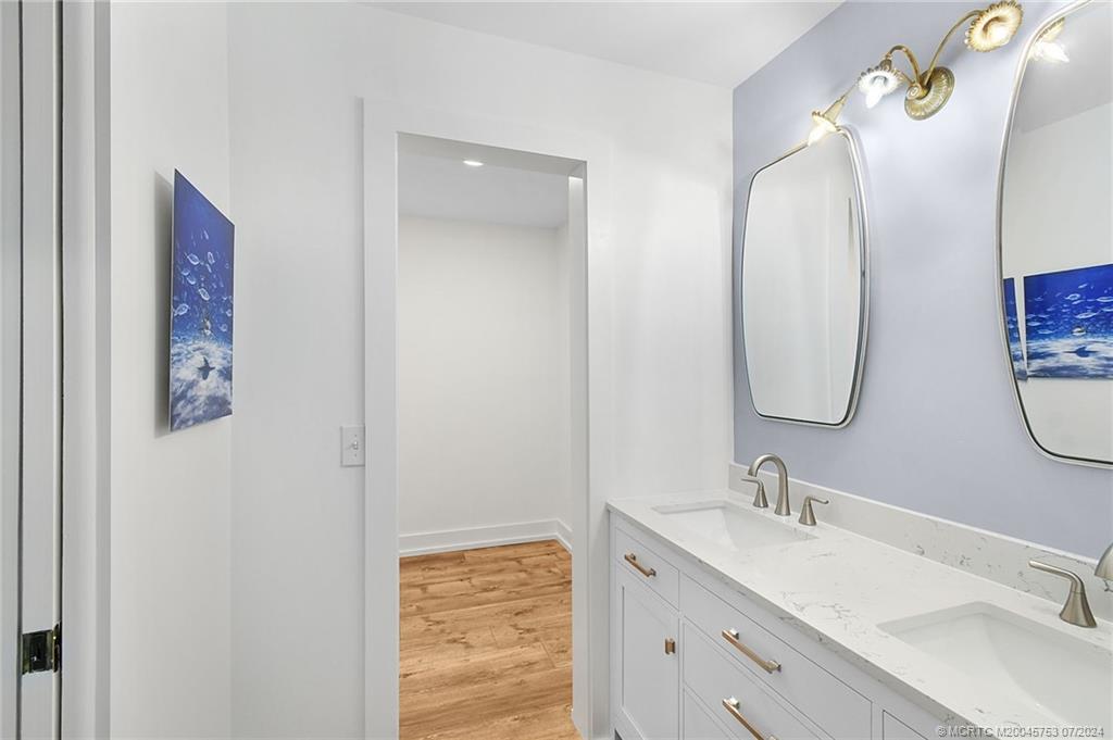 4142 SE Peppertree Street