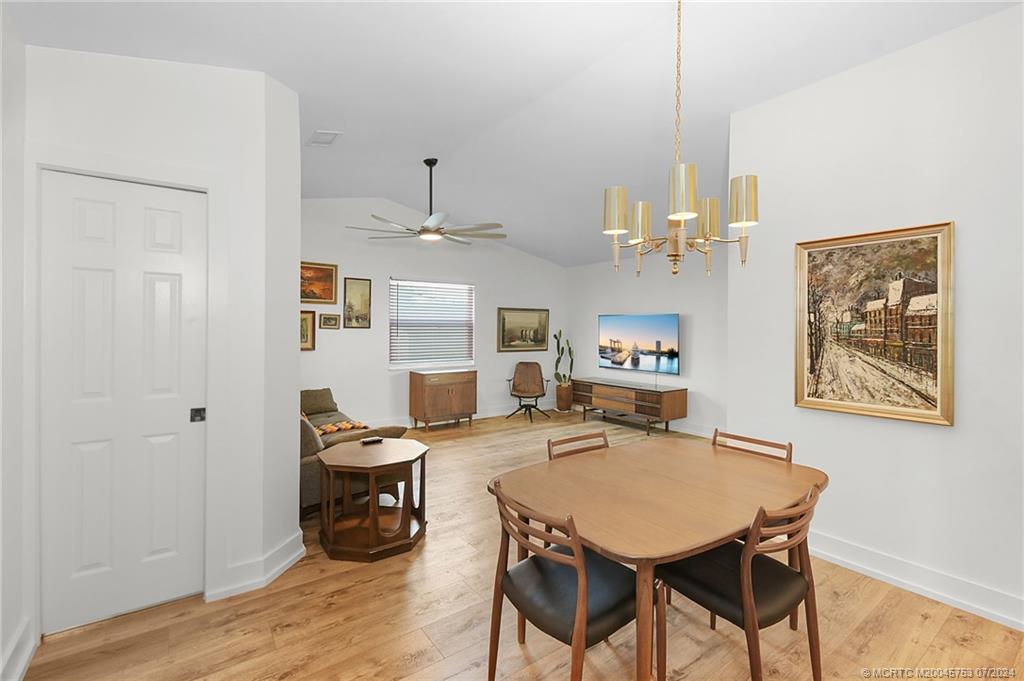 4142 SE Peppertree Street