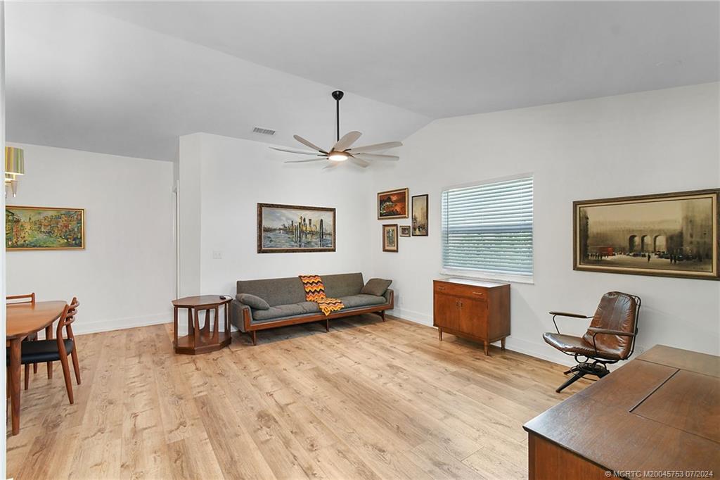 4142 SE Peppertree Street