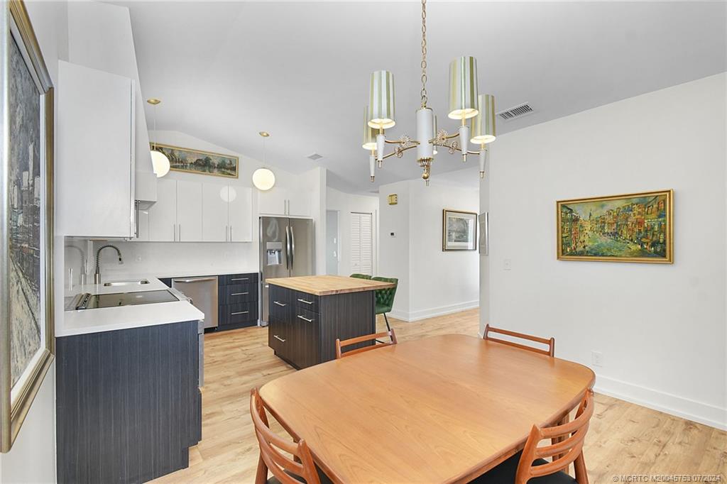 4142 SE Peppertree Street