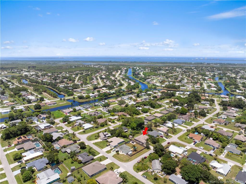 2409 SE Rival Avenue