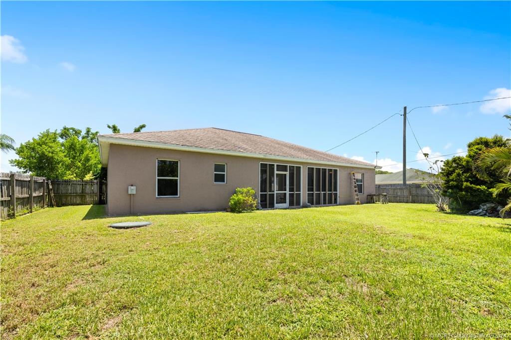 2409 SE Rival Avenue