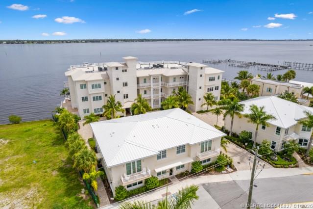 53 SE Seminole Street 2B