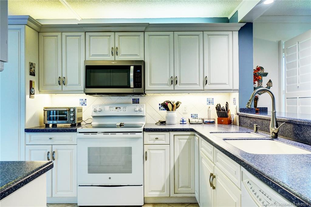 2641 NE Ocean Blvd 103