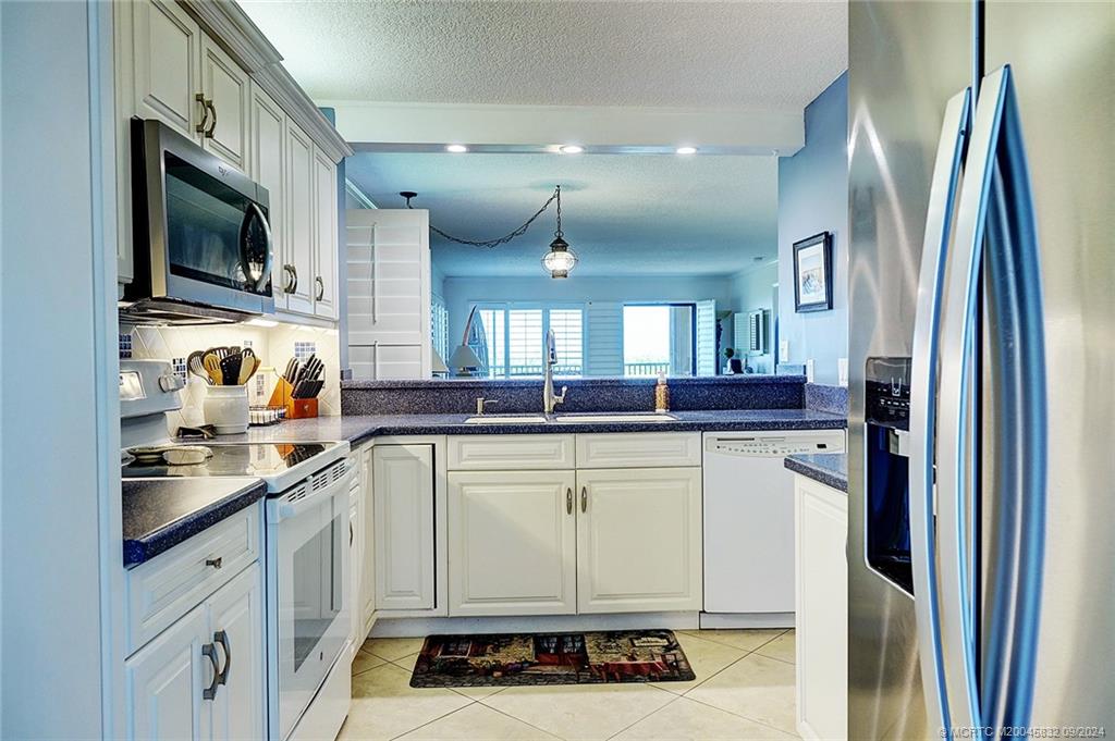 2641 NE Ocean Blvd 103